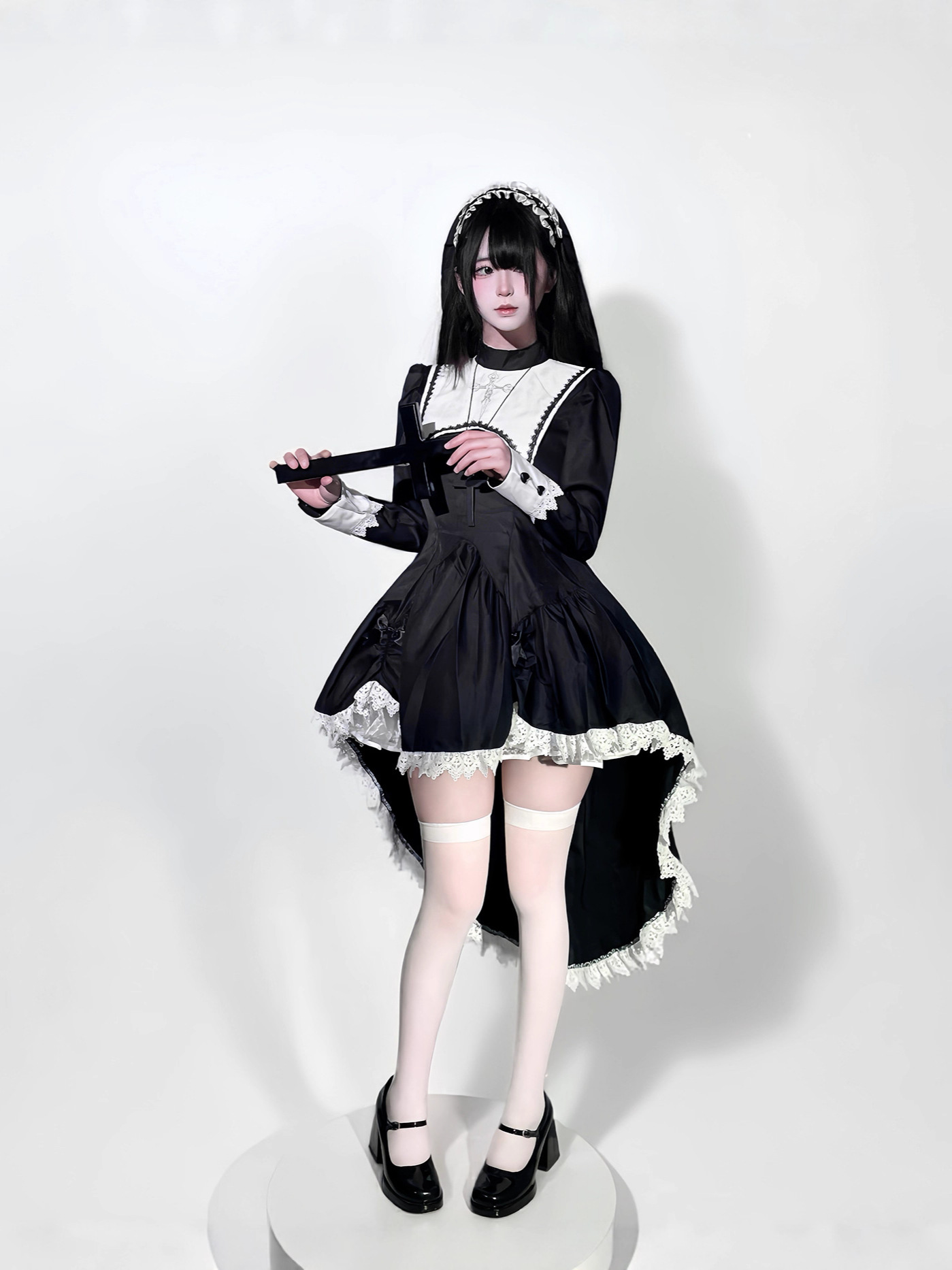 Gothic style dark embroidery c - Embroidery Class 评论和价格