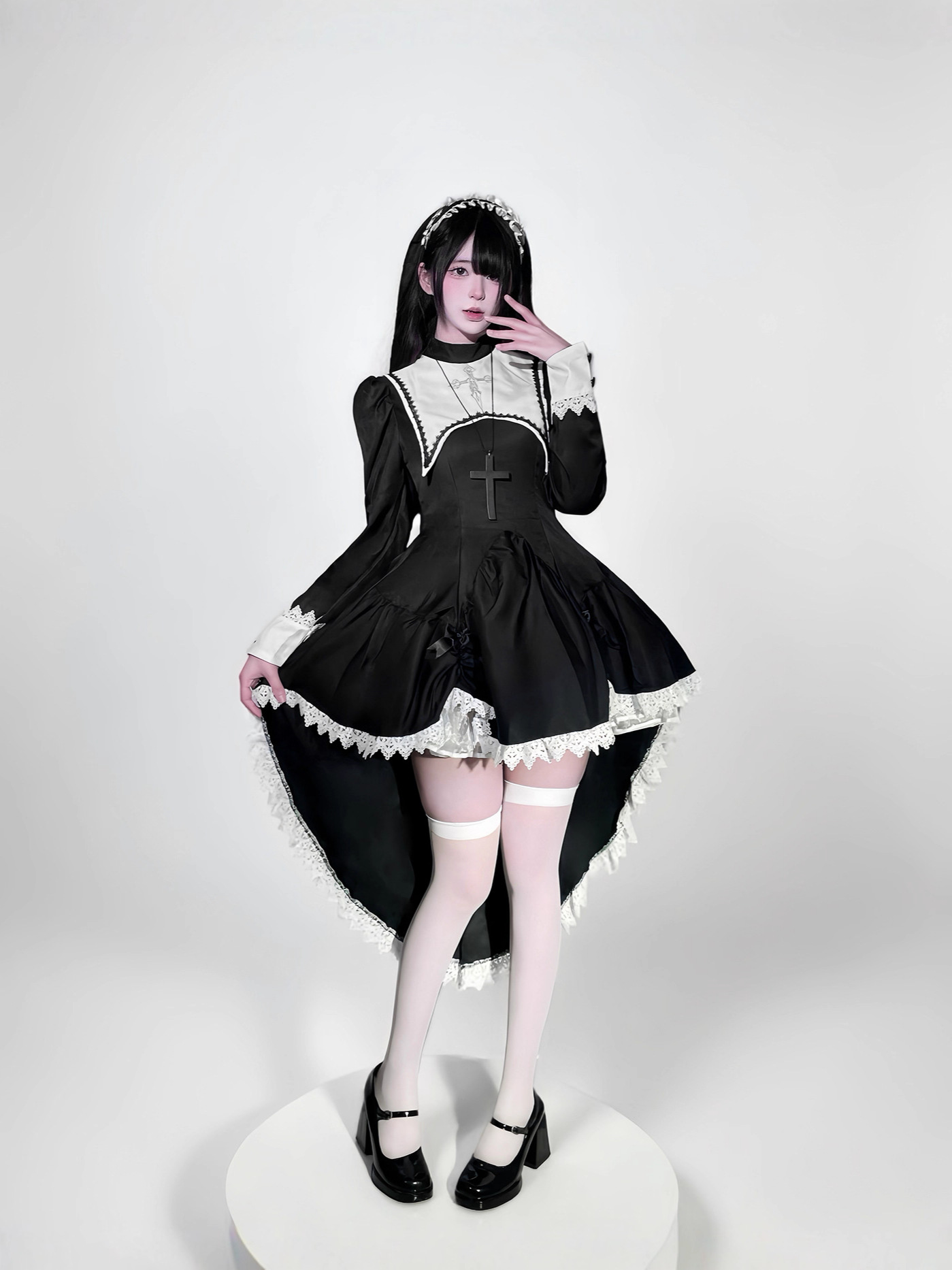 Gothic style dark embroidery c - Embroidery Class 评论和价格